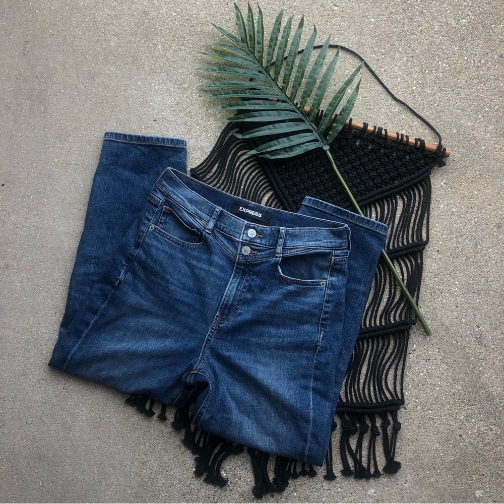 Express High Rise Mom Jeans Cropped Size 6 Short